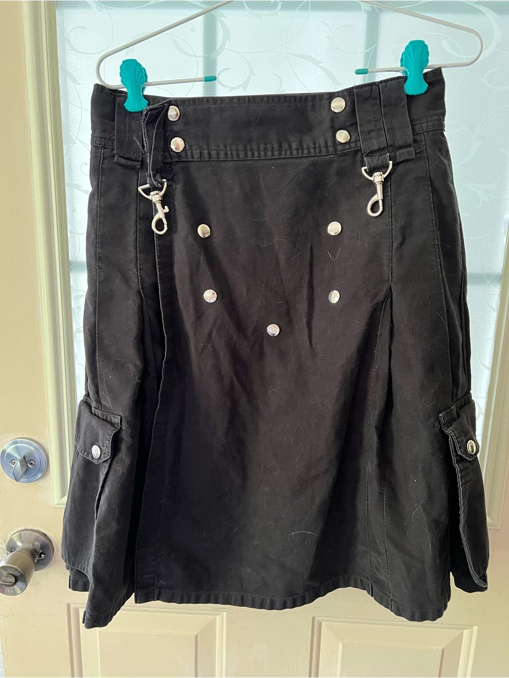 Scottish Highland 💯 cotton black utility kilt. Size 32